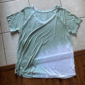 Like New: AEO Soft & Sexy Tie Dye V-Neck